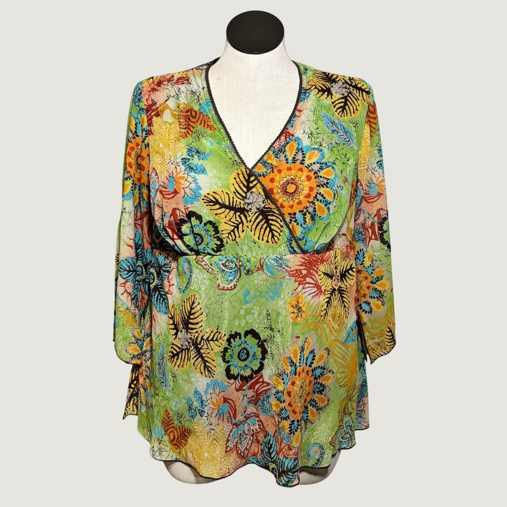 Cato Woman Womens Tunic 18/20W Green Floral Empire Waist Bell Sleeve Art to Wear